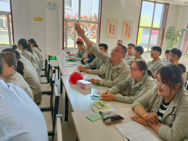 鑫爾特公司組織開(kāi)展安全環(huán)保知識(shí)講座2.png