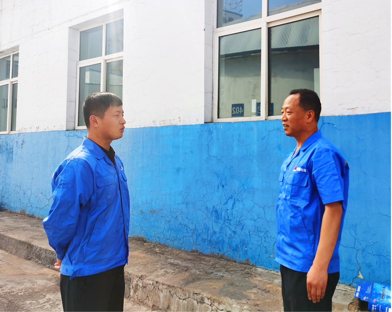 選煤公司張家峁選煤廠開展火災(zāi)事故應(yīng)急演練活動3.png