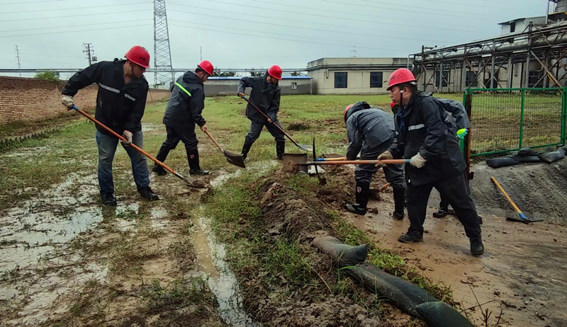 新型能源公司舉行暴雨極端天氣應急處置實戰(zhàn)演練-配圖3.png
