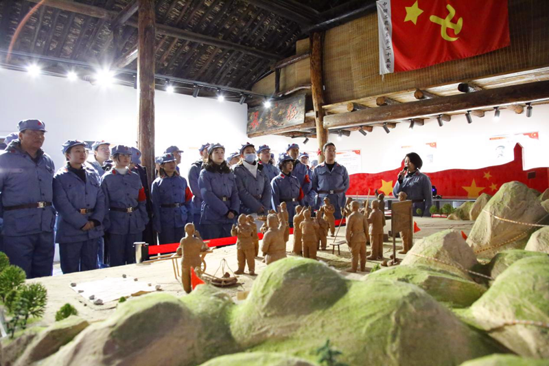 新型能源公司舉辦“重走長征路 奮進(jìn)新征程”主題黨日活動(dòng)