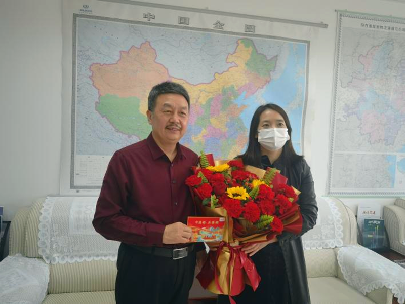 西安市航天基地管委會走訪慰問西安市領(lǐng)軍人才、新型能源公司黨委書記、董事長方剛-配圖.png