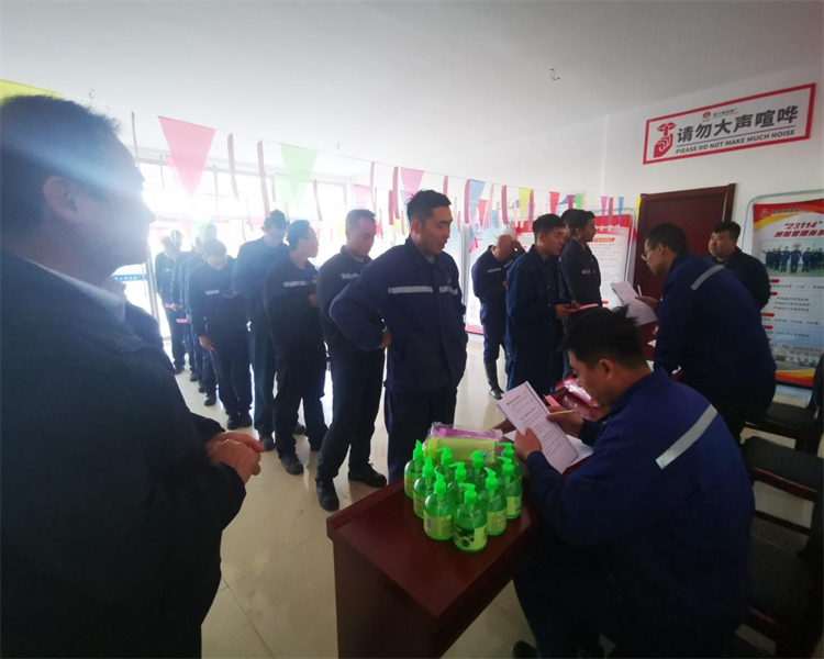 選煤公司：袁大灘選煤廠巧借燈謎競(jìng)猜活動(dòng)，助力百日安全生產(chǎn)2.png