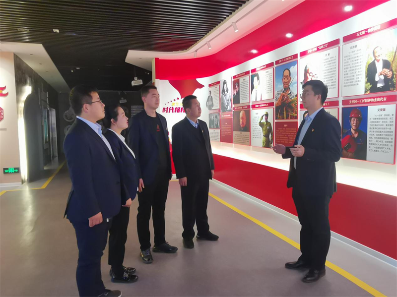 神木分公司項目運營黨支部開展“學(xué)習(xí)黨的二十大  弘揚憲法精神”主題黨日活動.png