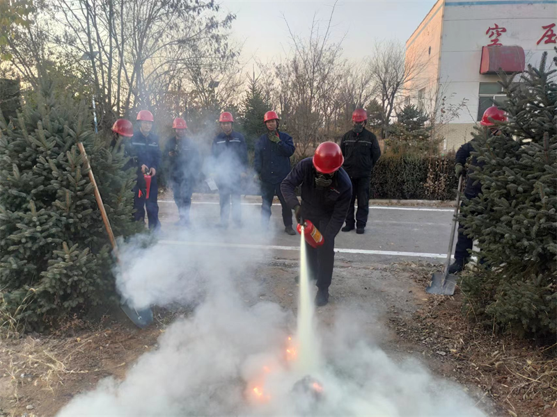 神木分公司：多措并舉 強(qiáng)力推進(jìn)！全力打贏消防安全“冬春會(huì)戰(zhàn)”2.png
