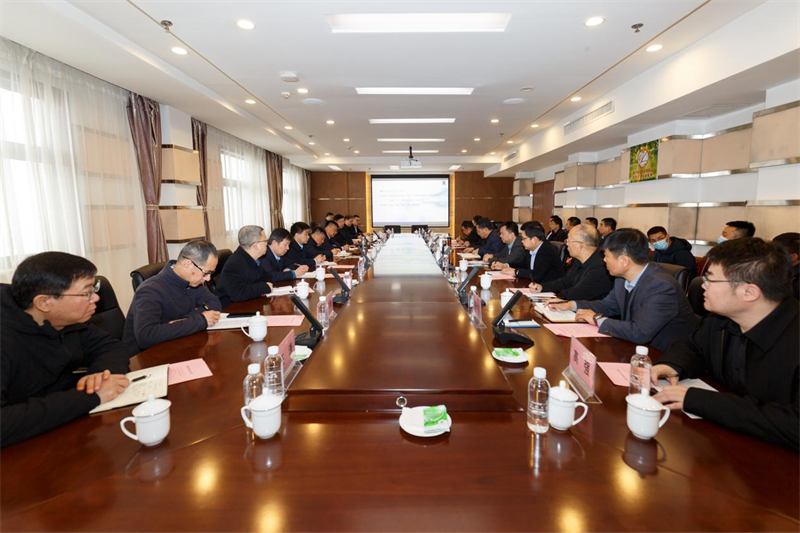 徐國(guó)強(qiáng)一行到彬長(zhǎng)集團(tuán)文家坡礦業(yè)公司交流座談.png