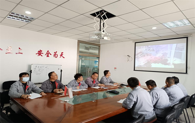 寧夏鑫爾特公司組織“五一”節(jié)前安全教育培訓(xùn)會(huì).png