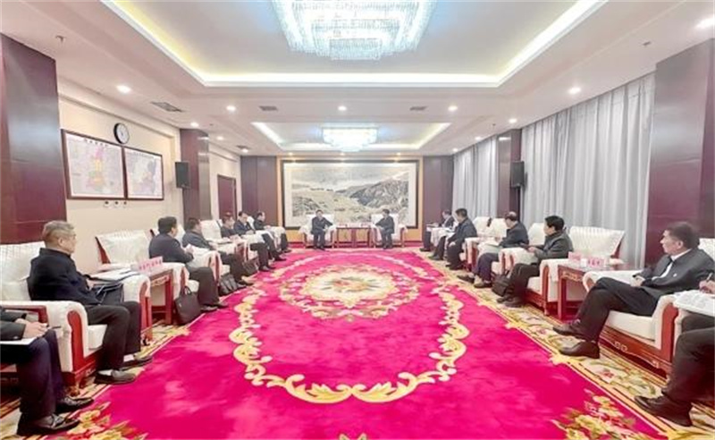 陜煤集團(tuán)與榆林市政府舉行座談會(huì)1.jpg